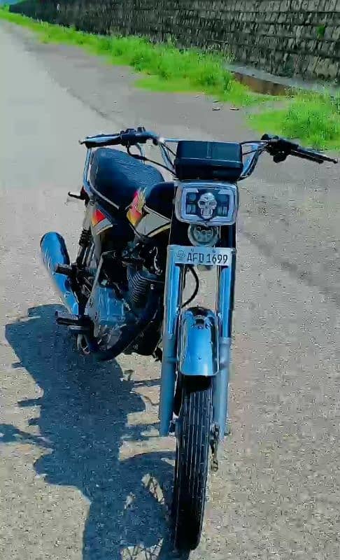 Honda CG 125 Total 15650 km chla aik rupy ka bi Kam ni ha bilkul okay 0