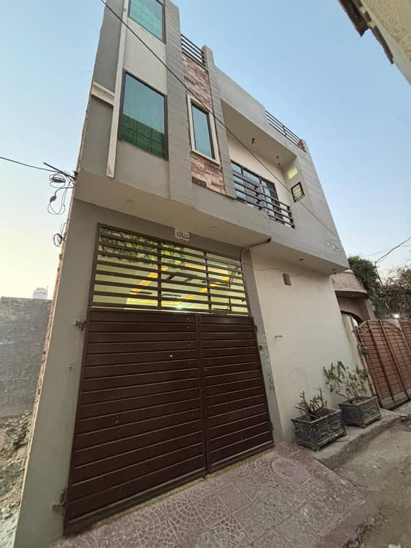 4 Marla double story slightly use house for sale bhadar pur near beacon house school bosan road multan. 0