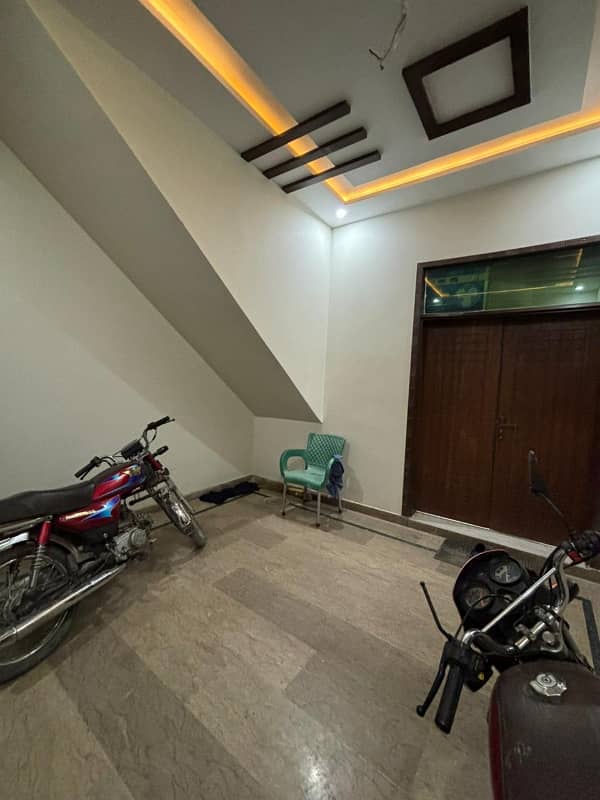 4 Marla double story slightly use house for sale bhadar pur near beacon house school bosan road multan. 1