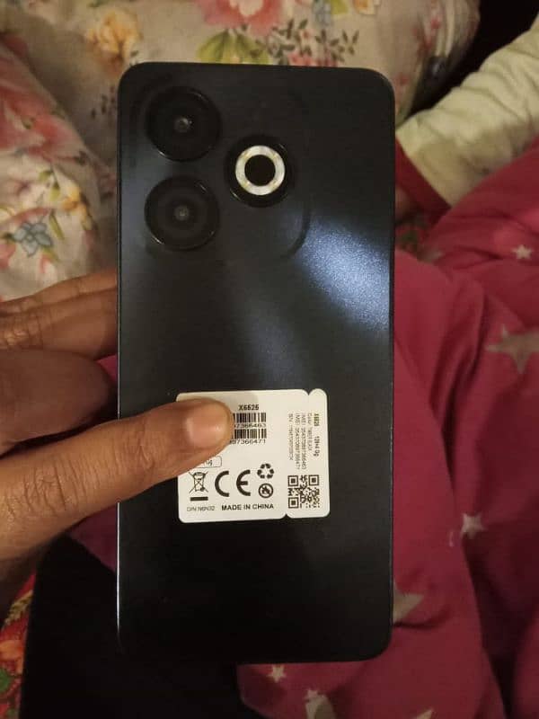 infinix smart8) 128 GB) 4GB 03111440936 0