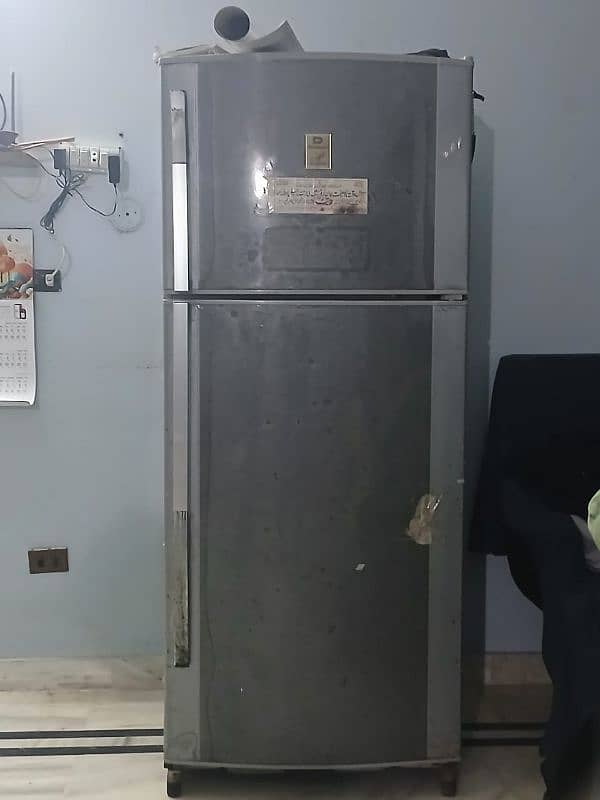 DAWLANCE VINTAGE REFRIGERATOR 2