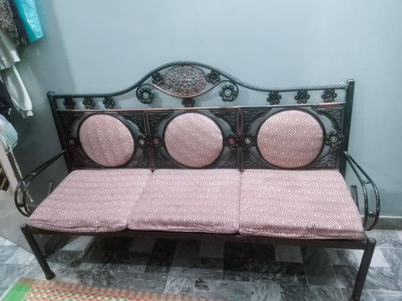 iron sofa 5 seater 0