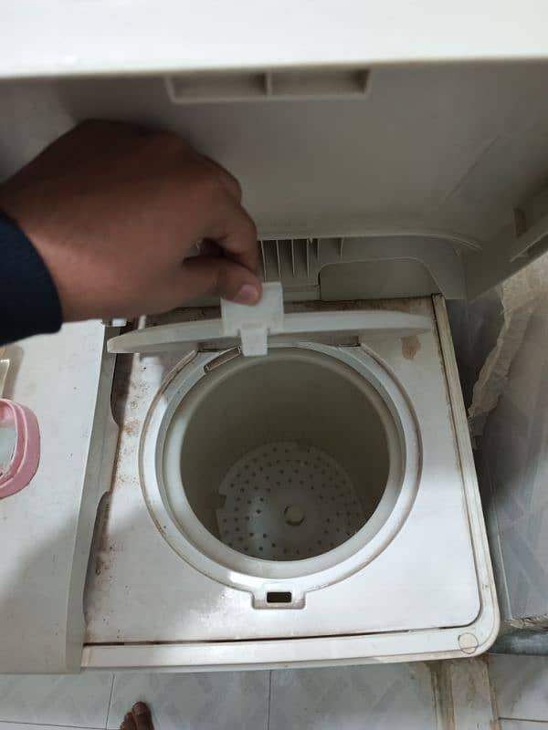 Dawlance Washing Machine 1