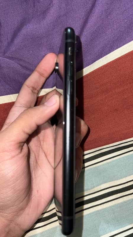 IPHONE XR FOR SALE  battery health 85 percent 10 by 9.2 2