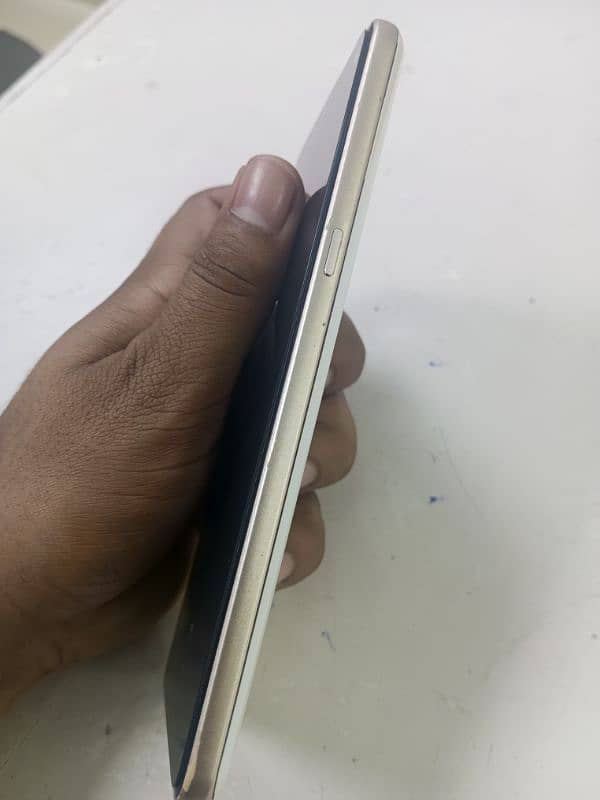 LG v60 for sale 7