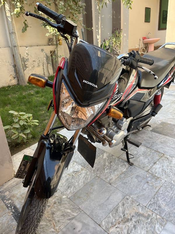 Honda CB 125f in gen one condition for sale 0