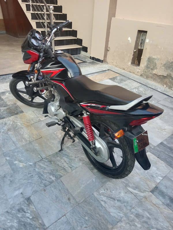 Honda CB 125f in gen one condition for sale 3