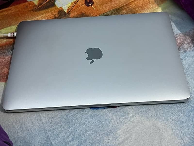 MacBook Pro 2018 13” 1