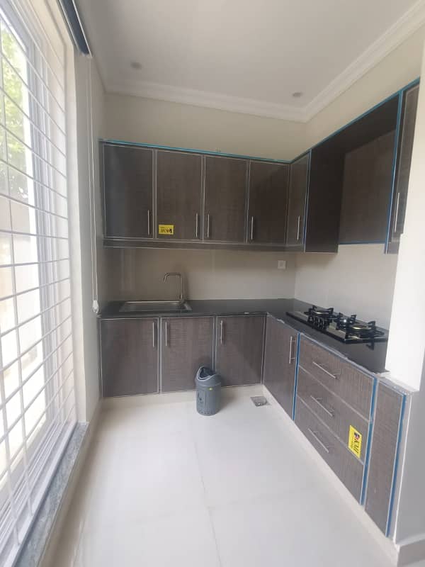 2 BEDS GROUND FLOOR APARTMENT FOR RENT WITH GAS 1