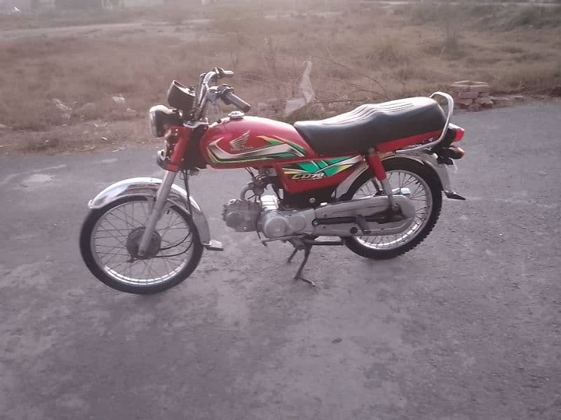 Honda CD 70 model 2021/22 03161737719 6