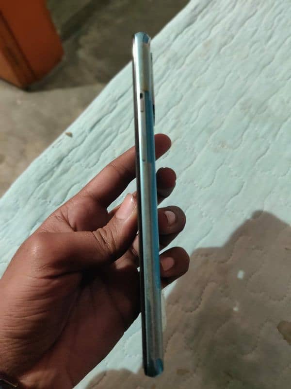 selling one plus 8t  8GB 128GB 3