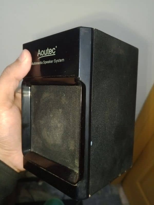 aoutec multimedia speakers 2