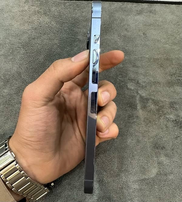 IPhone 13pro max 128gb non active 3