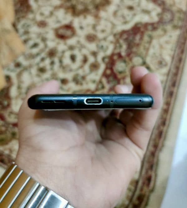 one plus 8 single sim Pta proved in mint condition 2