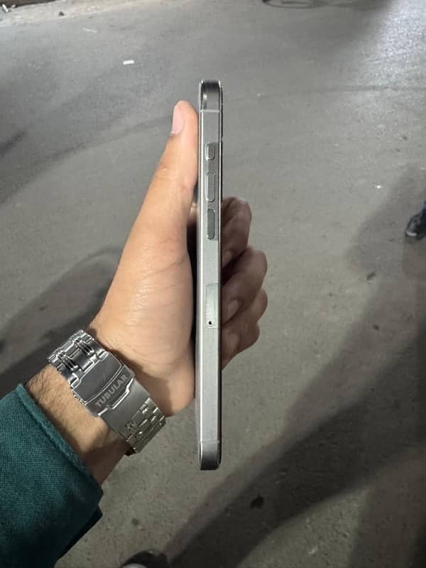 iphone 15 pro max Lla 97%health condition 9/10 contact num:03039969912 2