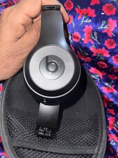 beats solo 3 headphones oppo vivo mi iPad Pro  note 13 pro