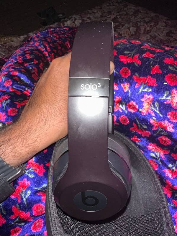 beats solo 3 headphones oppo vivo mi iPad Pro  note 13 pro 1