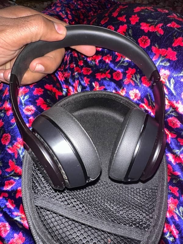 beats solo 3 headphones oppo vivo mi iPad Pro  note 13 pro 2