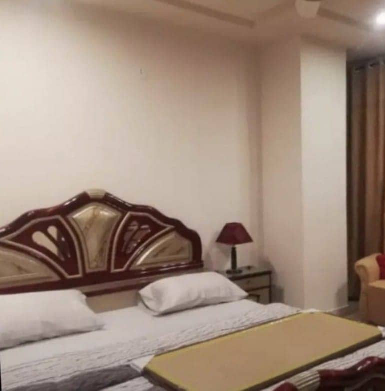 Main Susan Road Madina Town Faisalabad Fully Furnished Apartment Available For Rent Upar Portion Lift Available 3 Bed 5