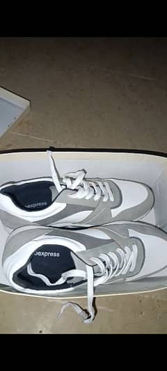 shoexpress branded shoes import from saudi Arabia