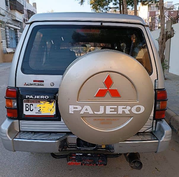 Mitsubishi Pajero 1992 6