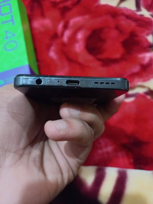 Infinix Hot 40 4