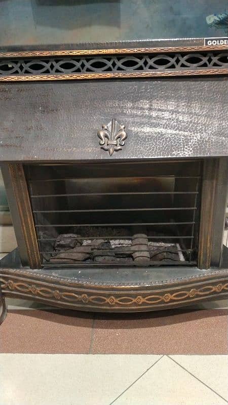 Antique gas heater heavy weight good candition 1