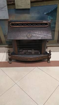 Antique gas heater heavy weight good candition