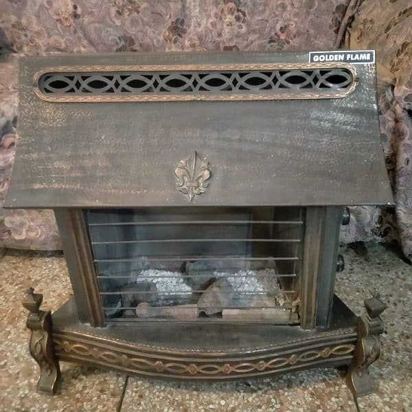 Antique gas heater heavy weight good candition 8