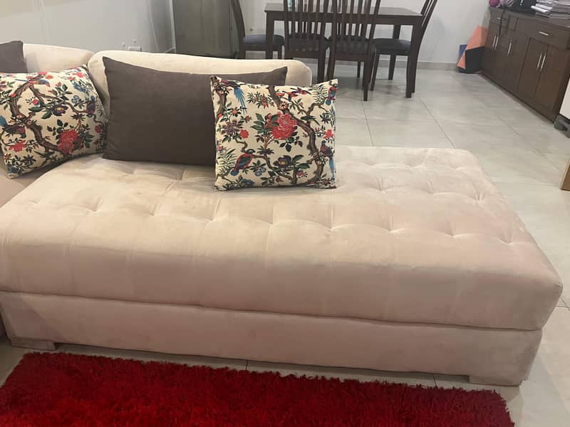 8 seater U SHAPED SOFA with free cushions 2