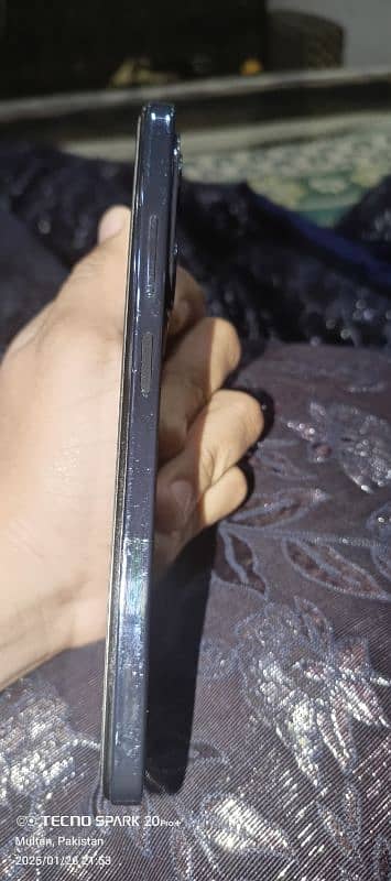 Infinix hot 40i 10/10 condition original charger daaba b ha warranty h 3