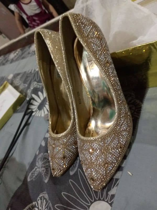 golden fancy sandals 5