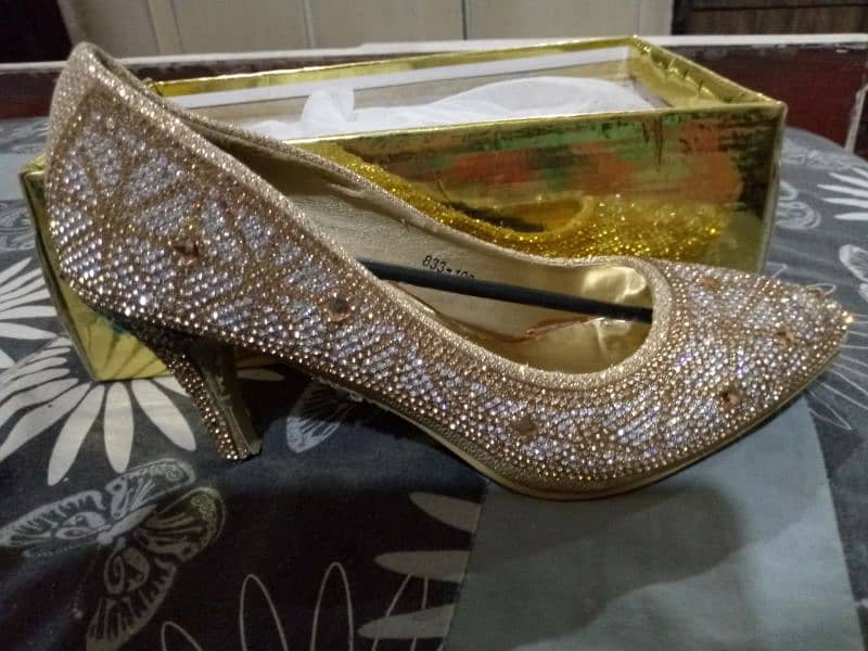 golden fancy sandals 12