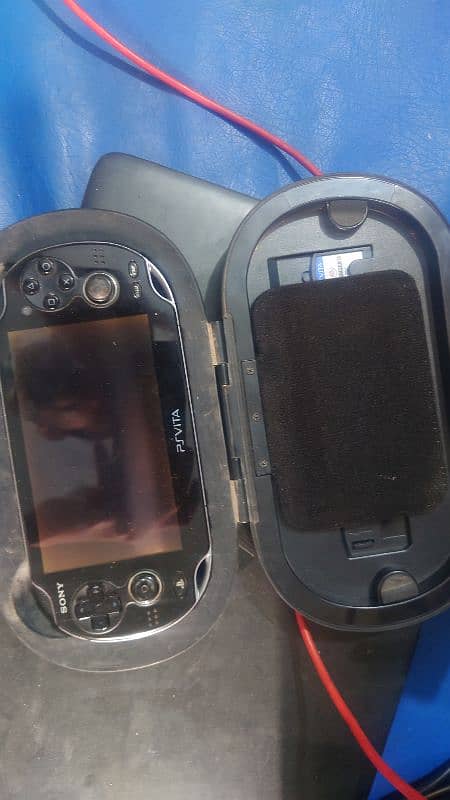 PS vita jailbreak for sale with 3 official games 4