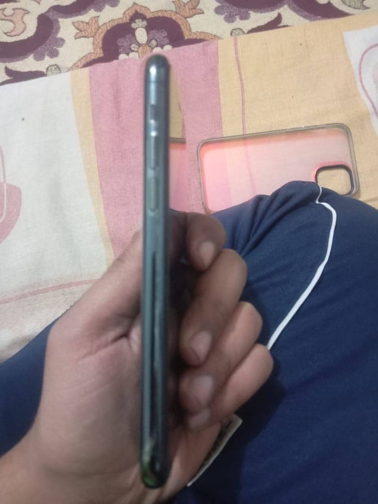 Apple iPhone 11 Pro 0