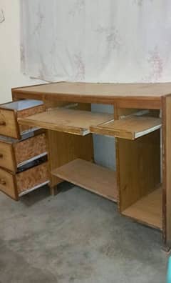 office table / computer table