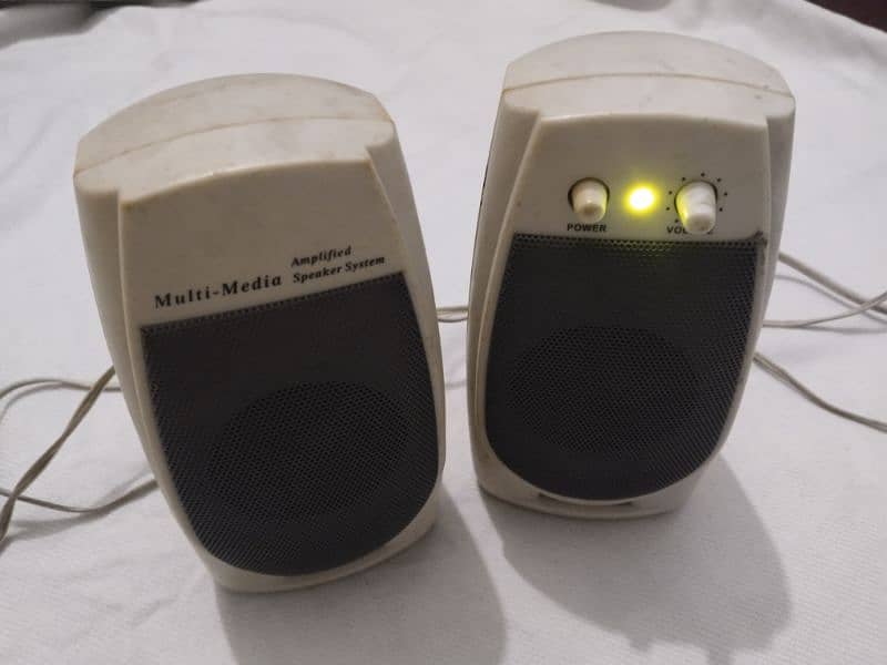 VINTAGE Multi-Media Amplified Speaker Systems 230V-50Hz 1