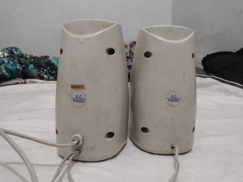 VINTAGE Multi-Media Amplified Speaker Systems 230V-50Hz 2