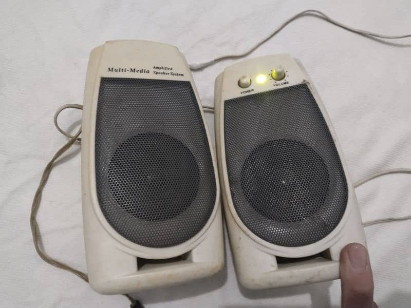 VINTAGE Multi-Media Amplified Speaker Systems 230V-50Hz 7