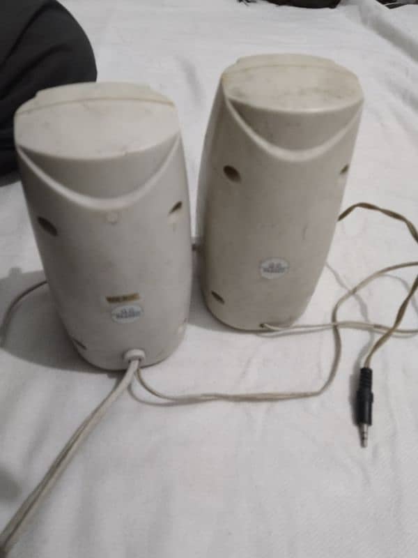 VINTAGE Multi-Media Amplified Speaker Systems 230V-50Hz 8