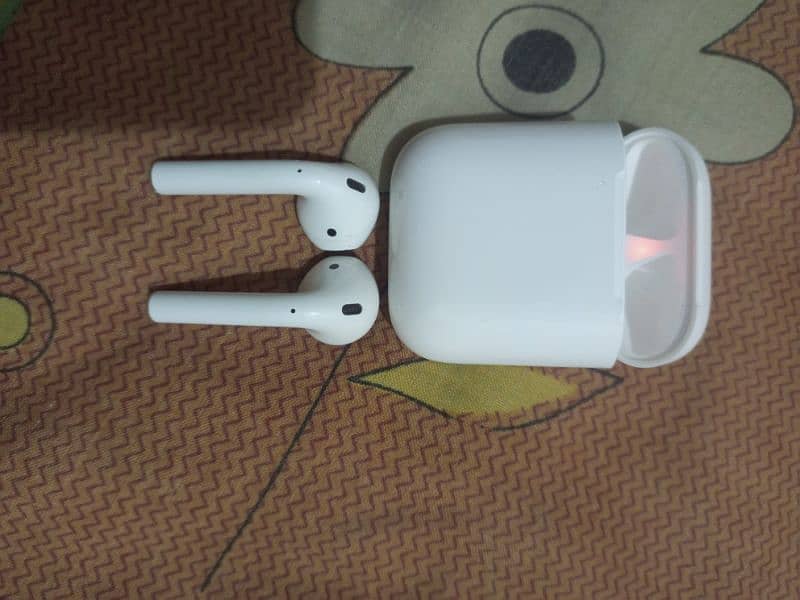 Apple airpods Second generation 3