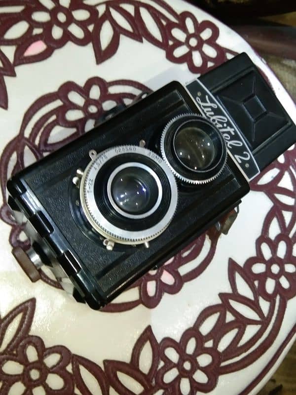 Antique lubitel 2 camera old 1