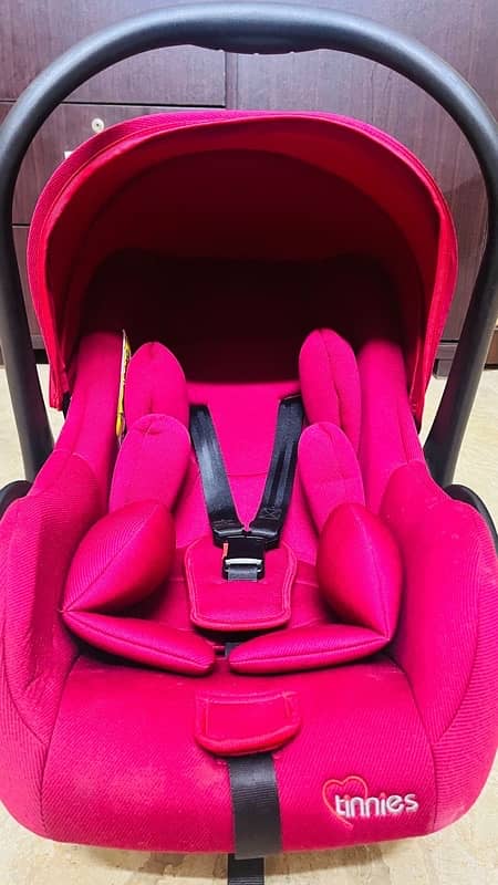 tinnies car seat +baby carry cot 1