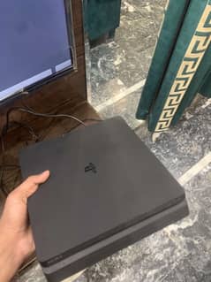 PS4 Slim 500 GB WITH 2 GAMES