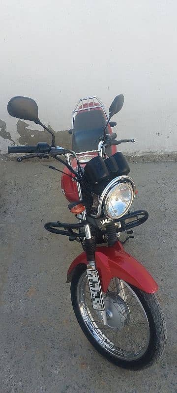 Yamaha YB 125Z،31 jan 2022,orignal metter reading 11560,(03004229942) 4