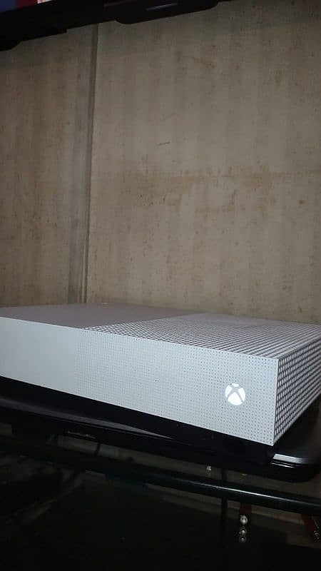 Xbox one s 1tb 10