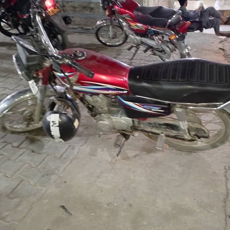 Honda 125  model 2015/register 2017  pindi nmb 0