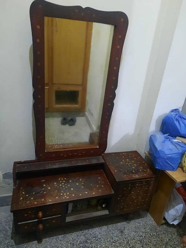 1 dressing table made of Tali wood 0