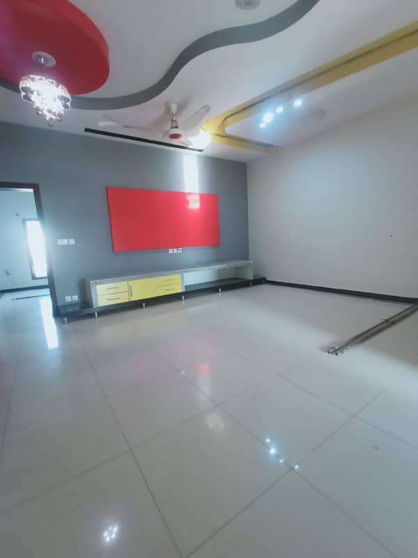 10 Marla upper portion with Gass available for rent in bahria enclave Islamabad 0