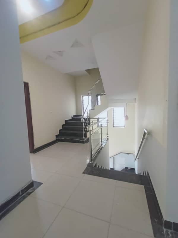 10 Marla upper portion with Gass available for rent in bahria enclave Islamabad 2